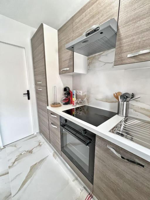 Apartment Neuf, Terrasse Privee, A Pieds